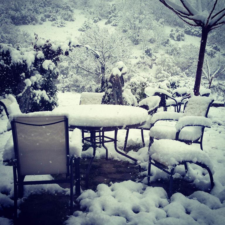 Hotel Veltsi ฟลอรินา ภายนอก รูปภาพ
