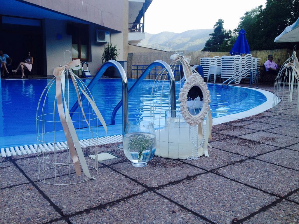 Hotel Veltsi ฟลอรินา ภายนอก รูปภาพ